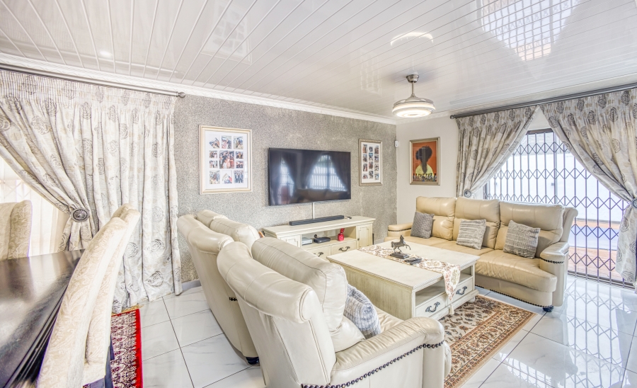 4 Bedroom Property for Sale in Beacon Bay Eastern Cape